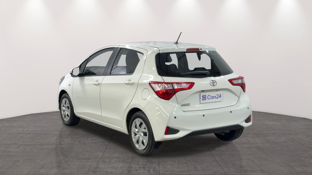 Left Back Diagonal (45- Degree) View