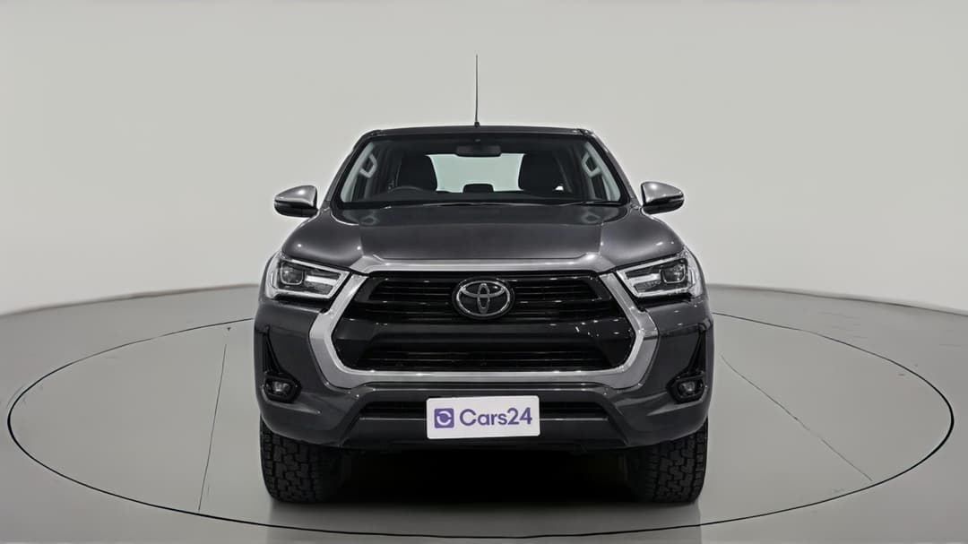 2021 Toyota Hilux Sr5 (4x4), Automatic, 56369 km, Front View