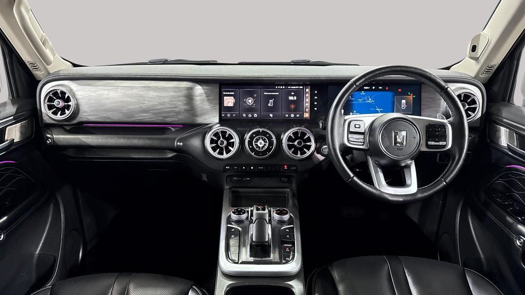 2025 GWM Tank 300 Ultra Diesel, Automatic, 27304 km, Dashboard View