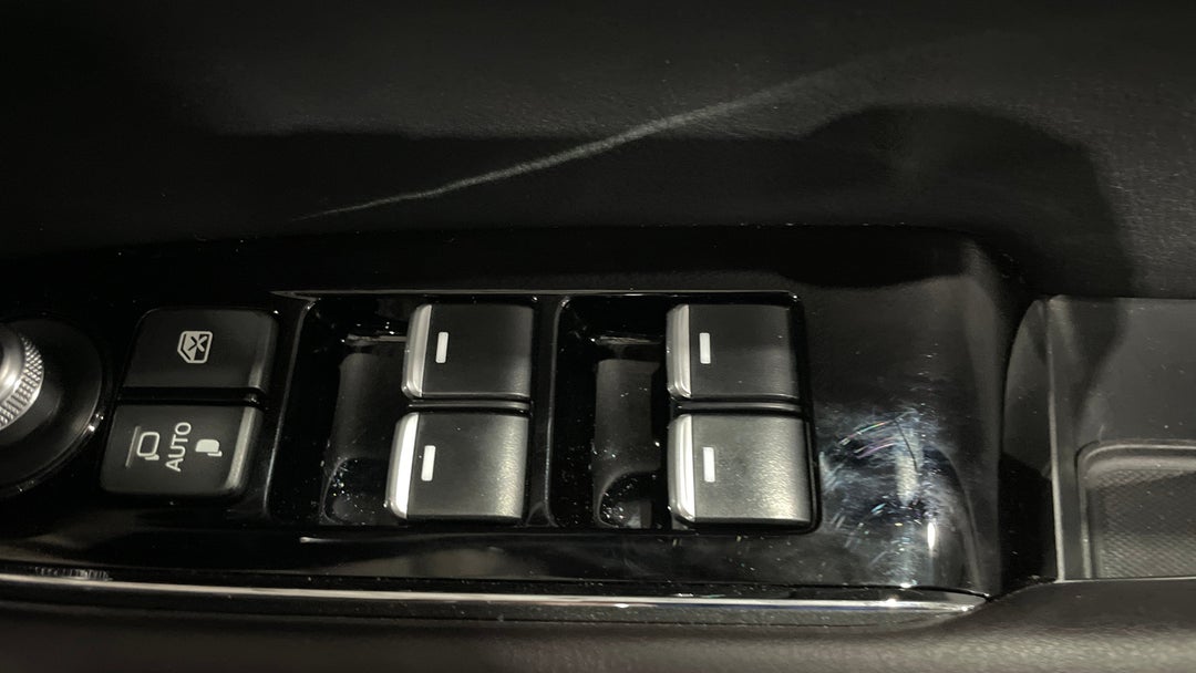 2025 Mazda CX-5 G25 Akera (AWD), Automatic, 7326 km, Drivers Side Door Panel Controls