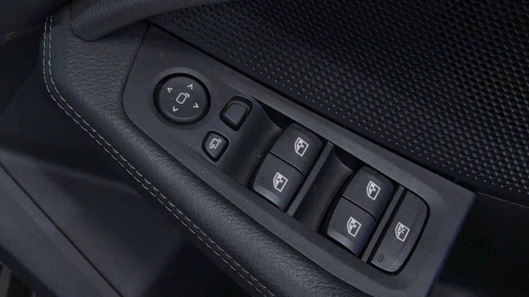 2020 BMW 1 18i M Sport, Automatic, 33346 km, Drivers Side Door Panel Controls