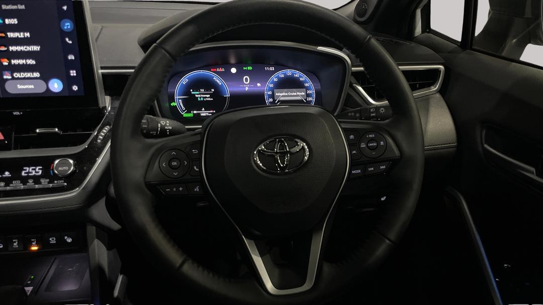 2024 Toyota Corolla Cross Atmos 2WD Hybrid, Automatic, 16977 km, Steering Wheel Close-up