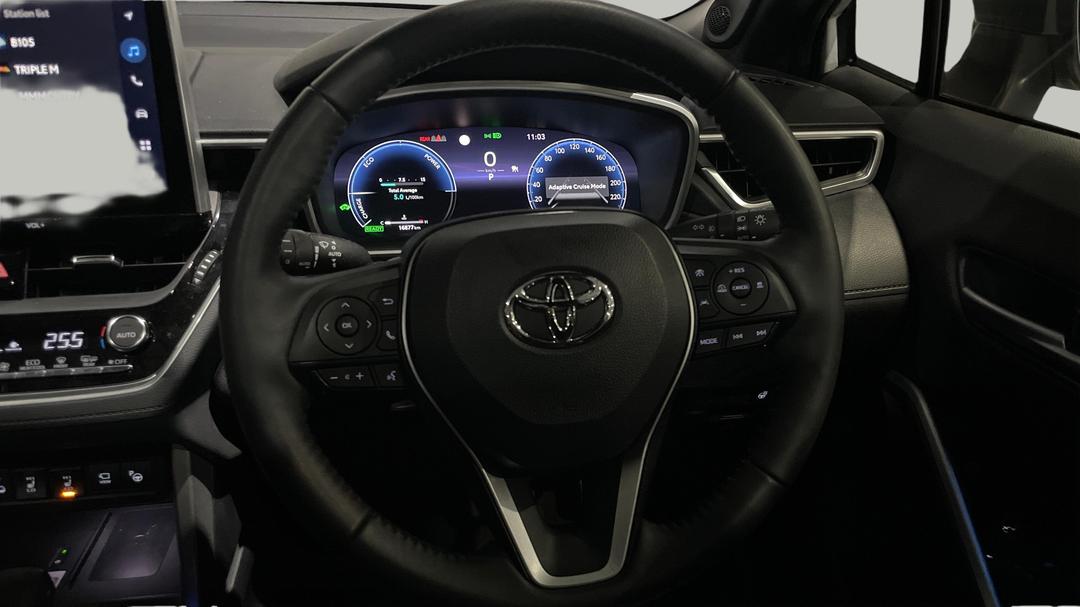 2024 Toyota Corolla Cross Atmos 2WD Hybrid, Automatic, 16977 km, Steering Wheel Close-up