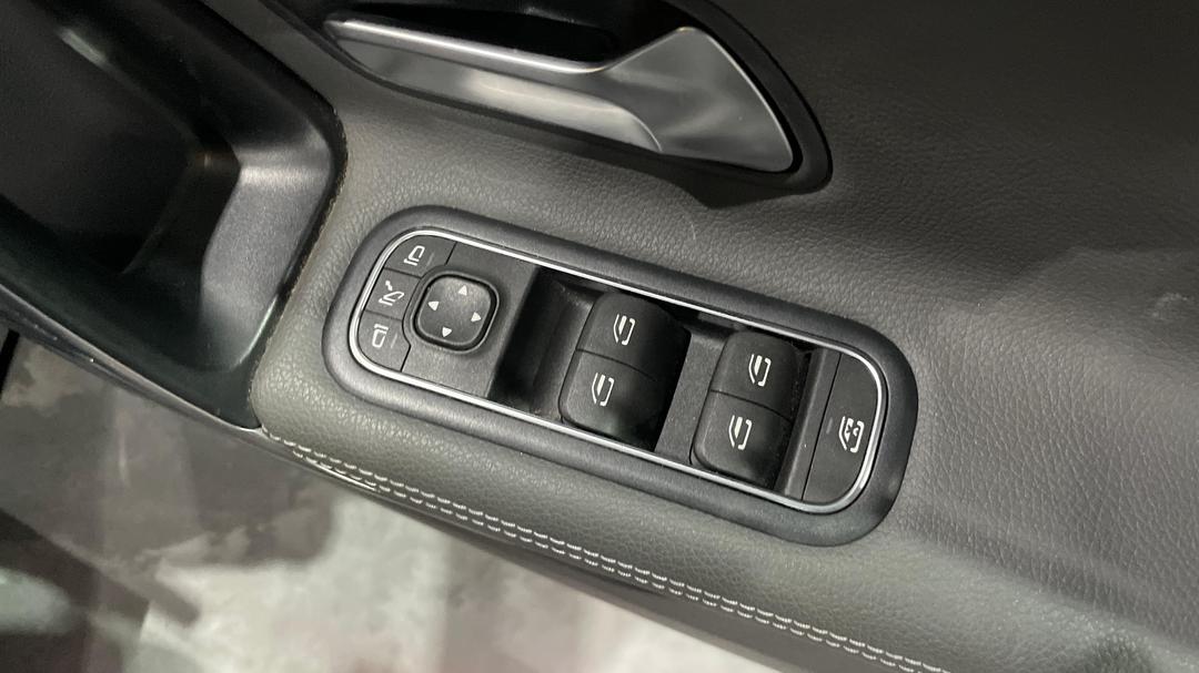 2022 Mercedes-amg A35 4matic, Automatic, 55418 km, Drivers Side Door Panel Controls