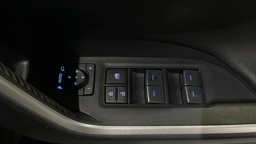 2021 Toyota RAV4 Cruiser (AWD) Hybrid, Automatic, 54076 km, Drivers Side Door Panel Controls