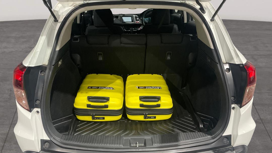 2017 Honda HR-V Vti-s, Automatic, 131546 km, Boot Inside View with Luggage