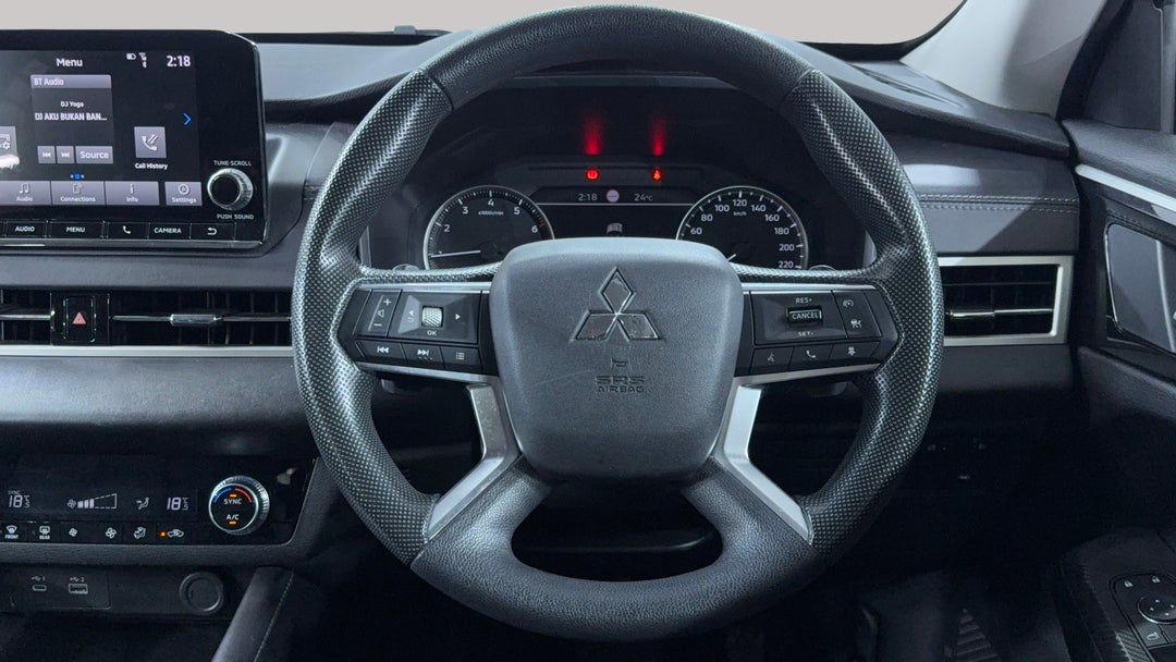 2024 Mitsubishi Outlander Es 7 Seat (2WD), Automatic, 51622 km, Steering Wheel Close-up