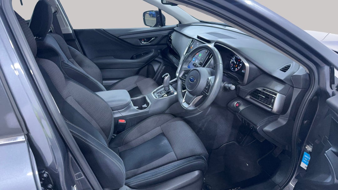 2021 Subaru Outback AWD, Automatic, 50948 km, Right Side Front Door Cabin View