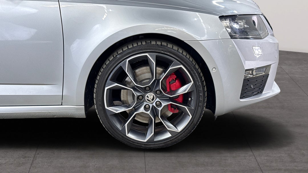2015 SKODA Octavia Rs 162 Tsi, Automatic, 94691 km, Right Front Wheel