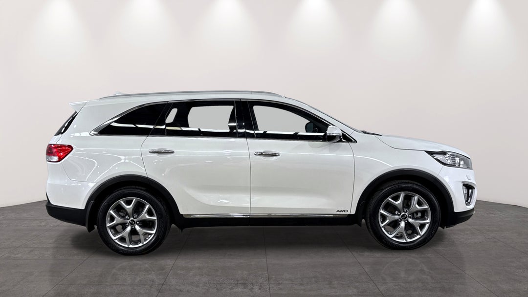 2016 Kia Sorento Platinum (4x4), Automatic, 138085 km, Right Side View