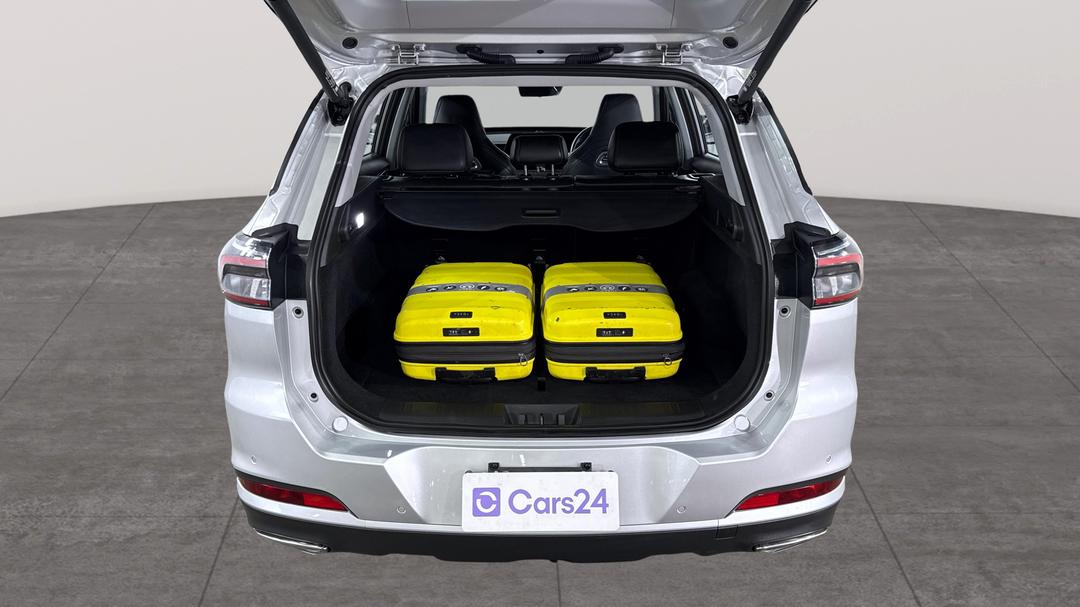 2025 Chery Tiggo 7 Pro Se+, Automatic, 13248 km, Boot Inside View with Luggage