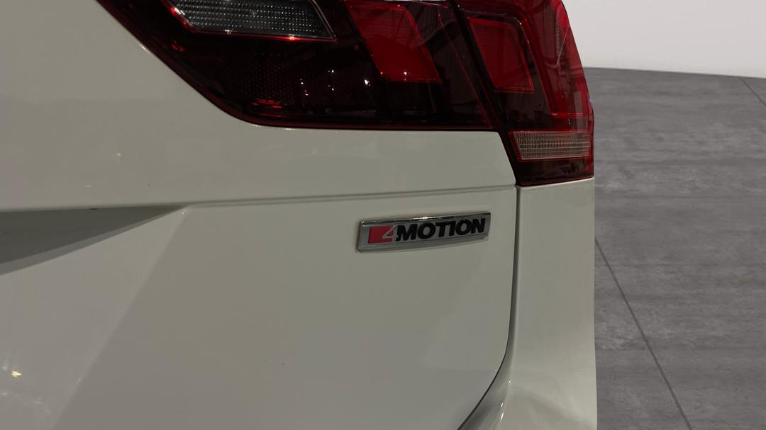 2019 Volkswagen Tiguan 132 Tsi R-line Edition, Automatic, 131927 km, Badge (Boot Right Side)