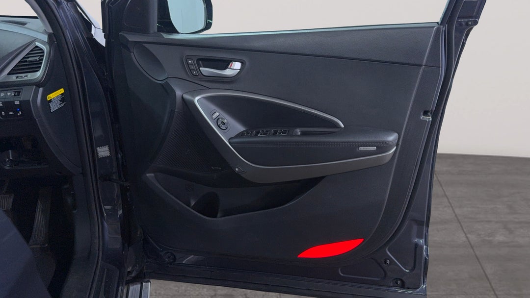 2015 Hyundai Santa Fe Highlander Crdi (4x4), Automatic, 142786 km, Speaker View