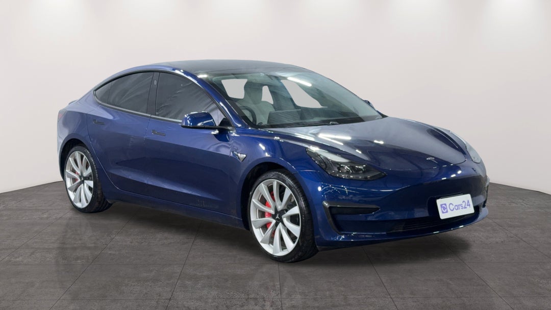 2021 Tesla Model 3 Standard Range Plus RWD, Automatic, 52580 km, Right Front Diagonal (45- Degree) View
