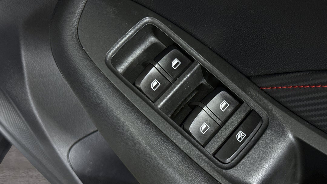 2022 MG Zst Core, Automatic, 62557 km, Drivers Side Door Panel Controls
