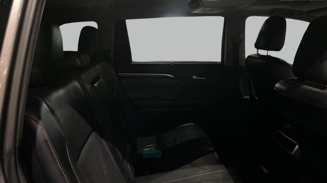 2016 Toyota Kluger Grande (4x4), Automatic, 104656 km, Right Side Rear Door Cabin View