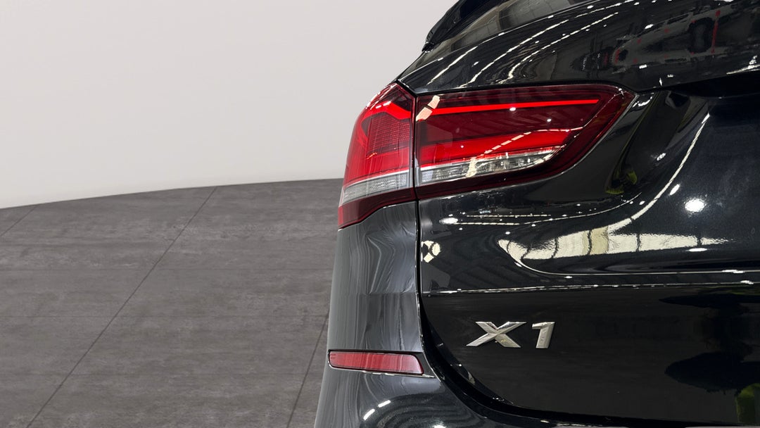 2022 BMW X1 sDrive 20i, Automatic, 38397 km, Badge (Boot Left Side)