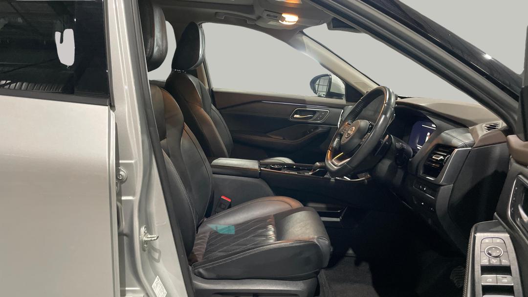 2022 Nissan X-trail Ti-l (4WD), Automatic, 54121 km, Right Side Front Door Cabin View
