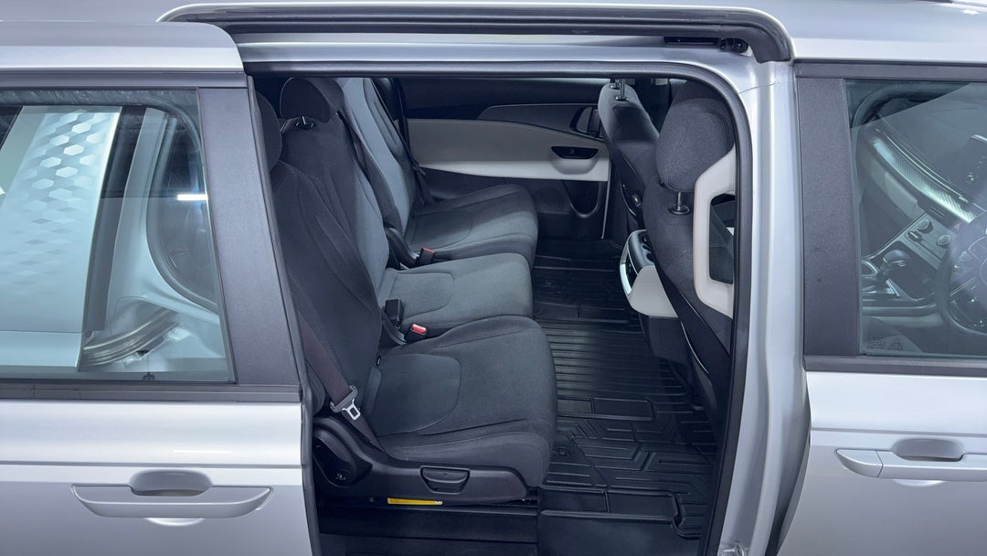 2022 Kia Carnival S, Automatic, 69526 km, Right Side Rear Door Cabin View