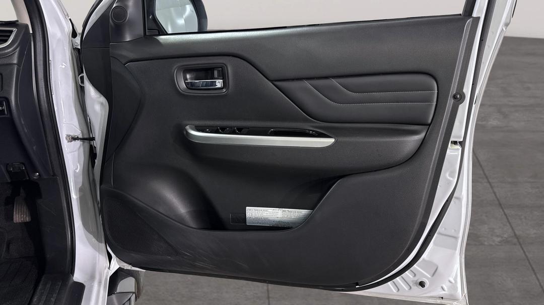 2022 Mitsubishi Triton Gsr (4x4), Automatic, 58439 km, Speaker View