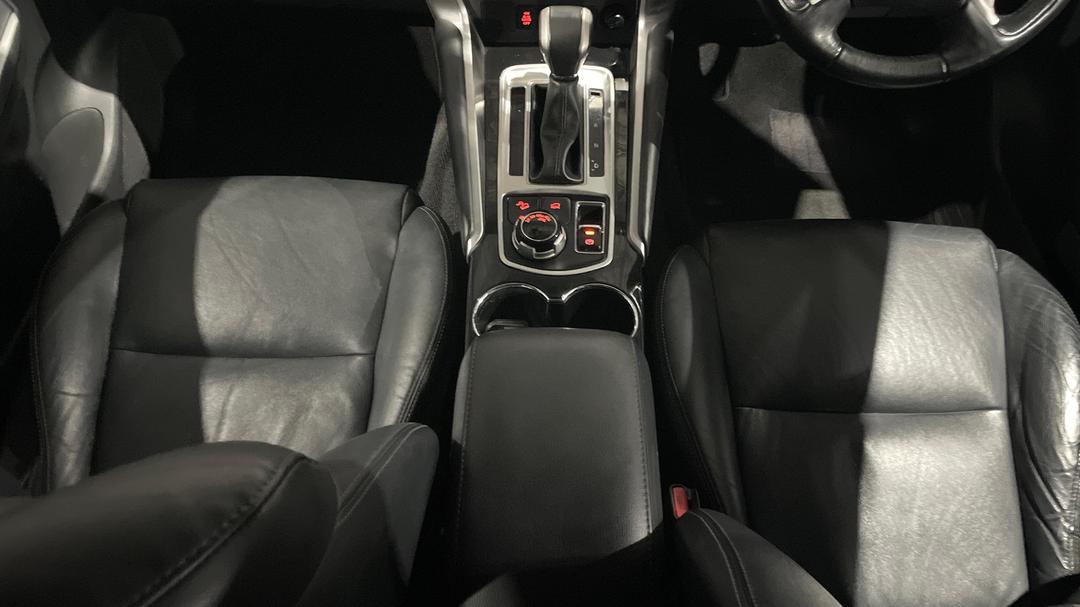 2018 Mitsubishi Pajero Sport Gls (4x4) 7 Seat, Automatic, 135890 km, Center Console