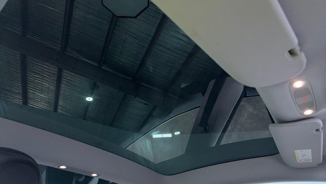 2023 Tesla Model 3 Long Range, Automatic, 9232 km, Interior Sunroof/Moonroof