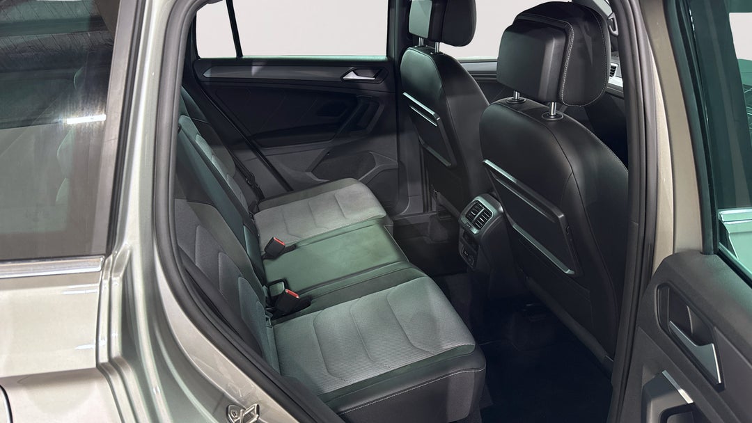 2019 Volkswagen Tiguan 132 Tsi R-line Edition, Automatic, 44280 km, Right Side Rear Door Cabin View