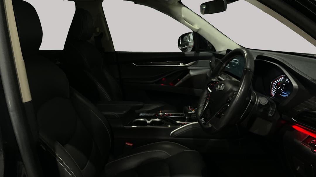 2022 LDV D90 Executive (4WD) D20, Automatic, 30953 km, Right Side Front Door Cabin View