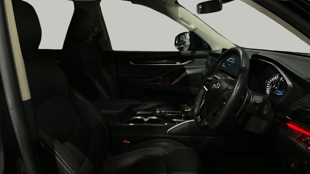 2022 LDV D90 Executive (4WD) D20, Automatic, 30953 km, Right Side Front Door Cabin View
