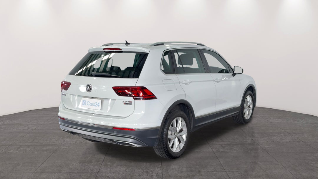 Right Back Diagonal (45- Degree) View