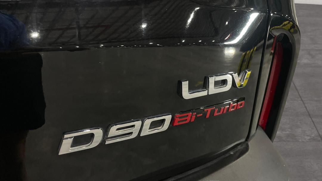 2022 LDV D90 Executive (4WD) D20, Automatic, 30953 km, Badge (Boot Right Side)