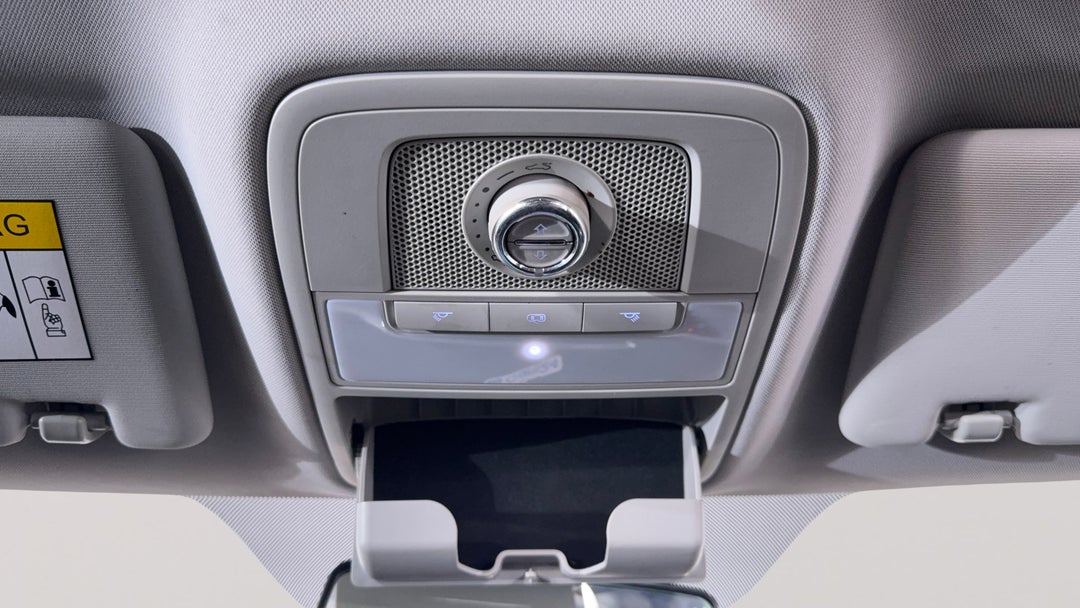 On-Roof Controls/Sunglass holder