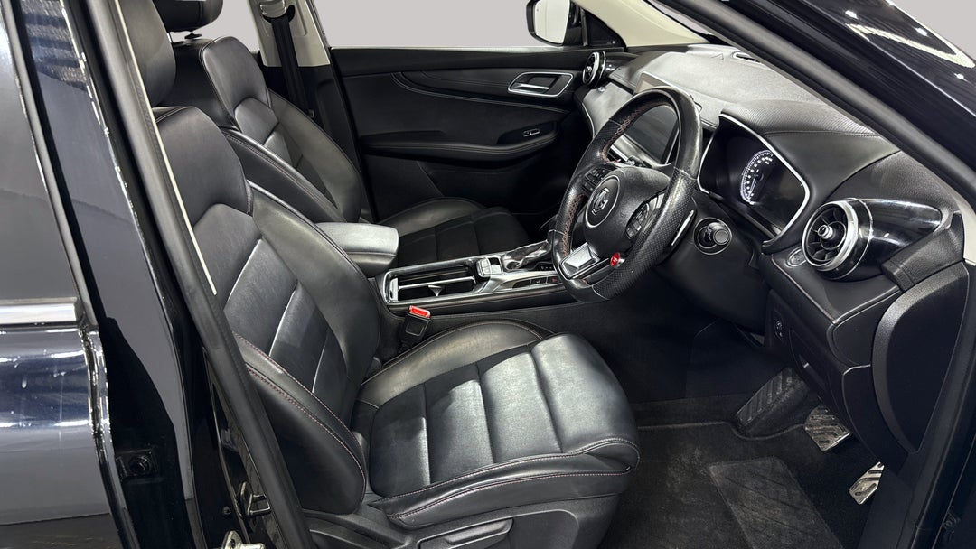 2020 MG HS Excite, Automatic, 73574 km, Right Side Front Door Cabin View