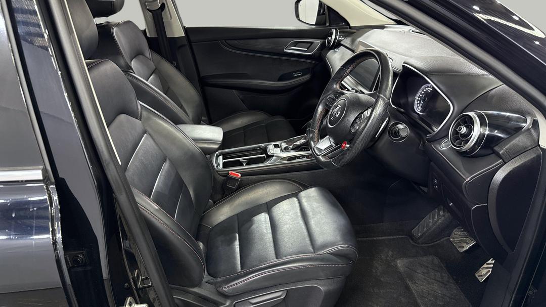 2020 MG HS Excite, Automatic, 73574 km, Right Side Front Door Cabin View