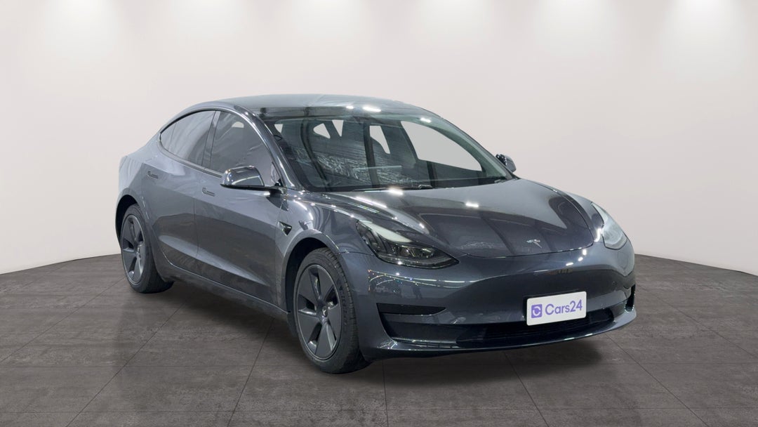 2021 Tesla Model 3 Standard Range Plus Rwd, Automatic, 69921 km, Right Front Diagonal (45- Degree) View