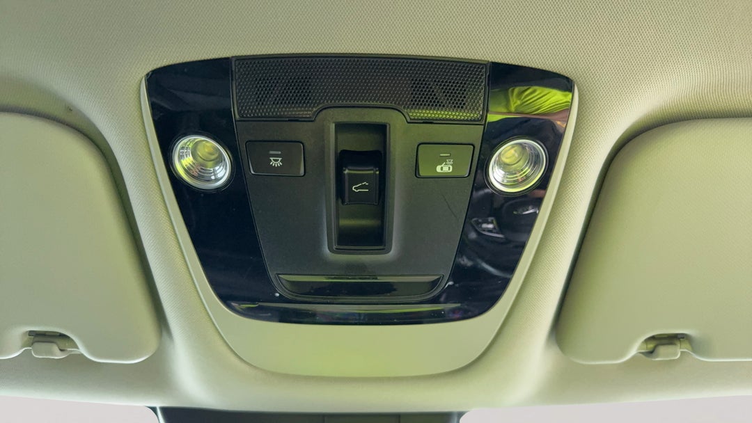 On-Roof Controls/Sunglass holder