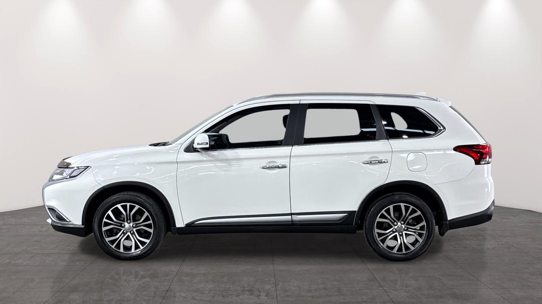 2017 Mitsubishi Outlander Ls (4x2), Automatic, 73155 km, Left Side View