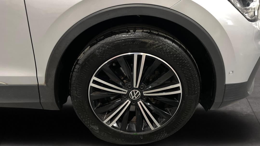 2021 Volkswagen Tiguan 110tsi Life, Automatic, 107906 km, Right Front Wheel