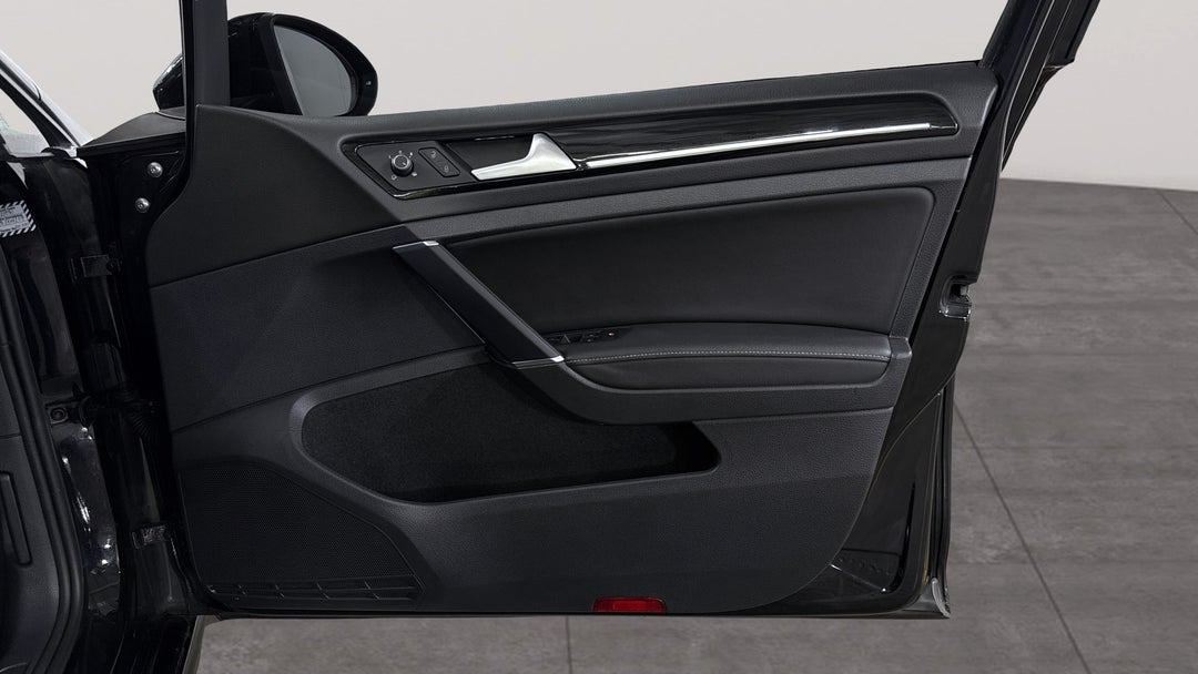 2018 Volkswagen Golf 110 Tsi Highline, Automatic, 85919 km, Speaker View