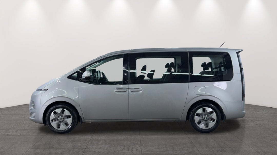 2023 Hyundai Staria Staria, Automatic, 81037 km, Left Side View