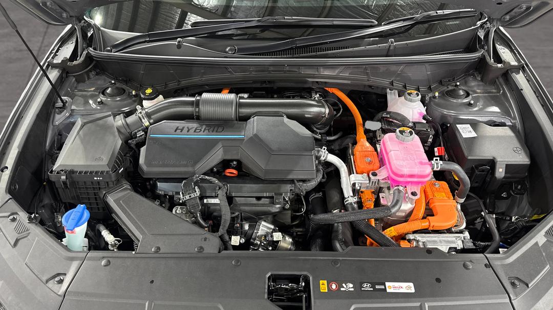 2025 Hyundai Tucson Premium Hybrid (AWD), Automatic, 2546 km, Open Bonnet (Engine)