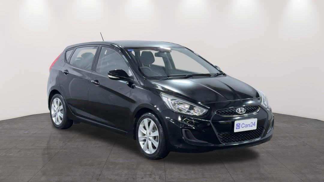 2018 Hyundai Accent Sport, Automatic, 121604 km, Right Front Diagonal (45- Degree) View