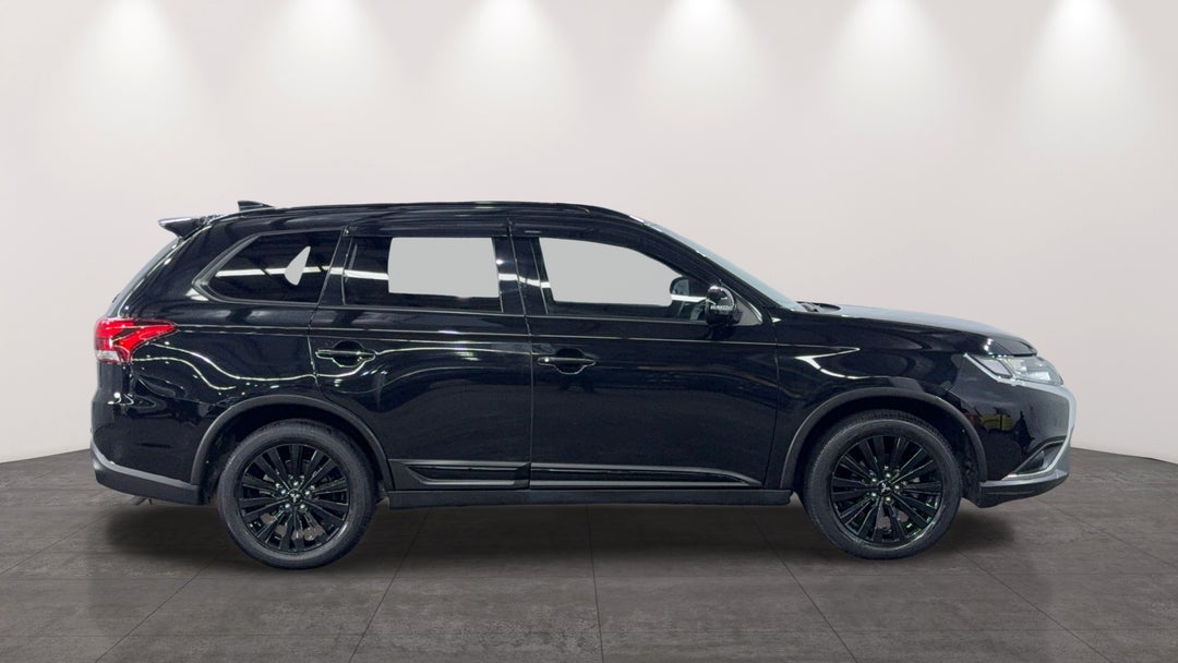 2021 Mitsubishi Outlander Black Edition 7 Seat (2WD), Automatic, 47869 km, Right Side View