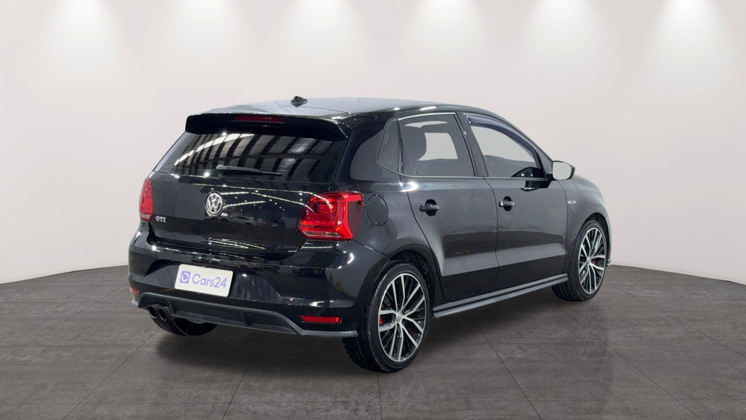 Right Back Diagonal (45- Degree) View