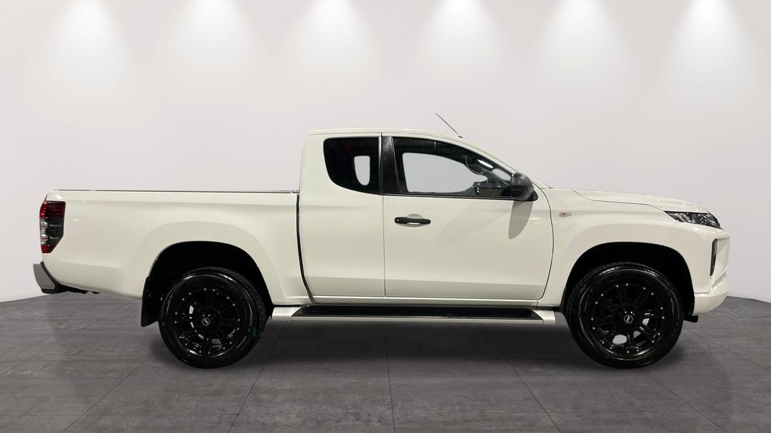2021 Mitsubishi Triton Glx+ (4x4), Automatic, 65481 km, Right Side View