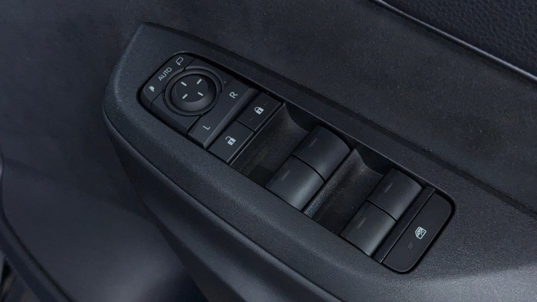 2024 Toyota Yaris Cross Gx Hybrid, Automatic, 47468 km, Drivers Side Door Panel Controls