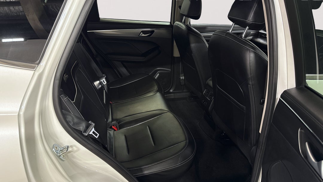 2022 GWM Haval Jolion Lux Hybrid, Automatic, 38921 km, Right Side Rear Door Cabin View