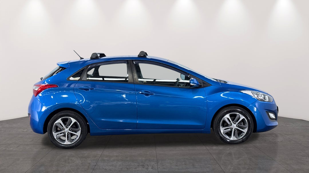 2016 Hyundai i30 Active X, Manual, 74462 km, Right Side View