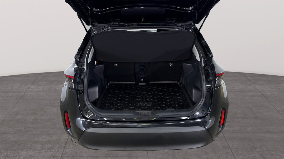 2021 Toyota Yaris Cross Gx Hybrid (AWD), Automatic, 63594 km, Boot Inside View