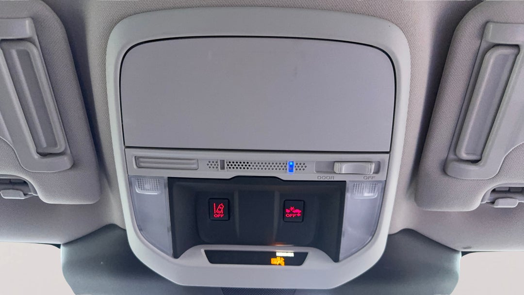 On-Roof Controls/Sunglass holder